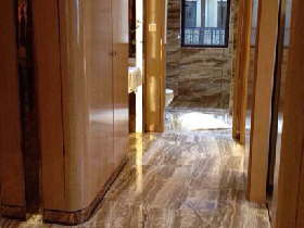 Traonyx Flooring Tile