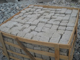 G682 Natural Split Cobble Stone