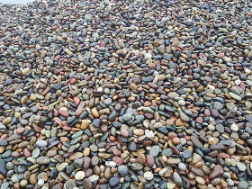 aquarium natural river gravel