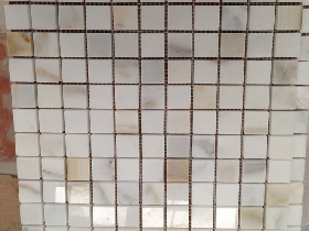1'' Calacatta Gold Marble Mosaic Bathroom Tile