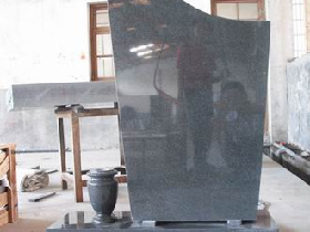 G654 American Memorial Stone with Vase