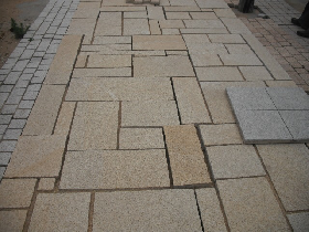 Rusty Granite Flamed Paving