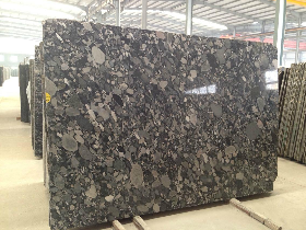 Pebble red granite slab