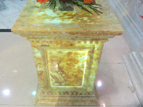 Illuminated Yellow Onyx Plinth