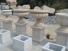 Golden Granite Flower Pot with Plinth